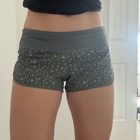 Lululemon shorts - Picture 1 of 4